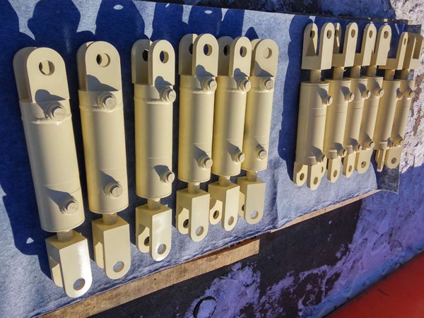 美卓破碎機(ji)用液壓缸